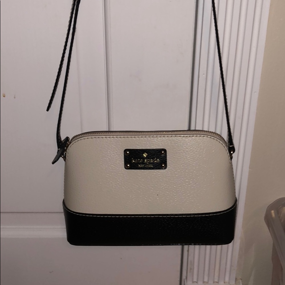 White and black Kate Spade crossbody